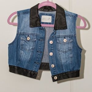 😎Jean vest with faux leather!